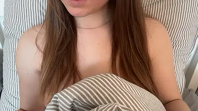 lucyschickt (F teen) - fingern