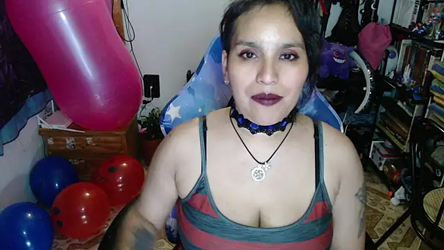 kureiji_hentaii webcam