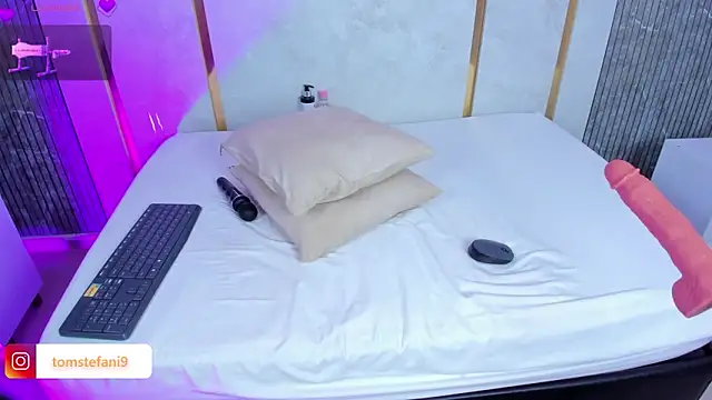 amor_smith_ webcam