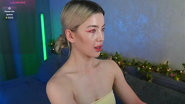 LindaThackerr webcam