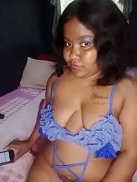 ChubbyMidgetxxx19 webcam