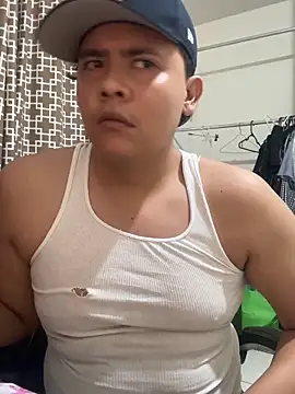 parejasumisa27 (M young) - Me masturbo enseñando culo