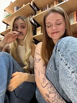 StreetSquirt live Stripchat room