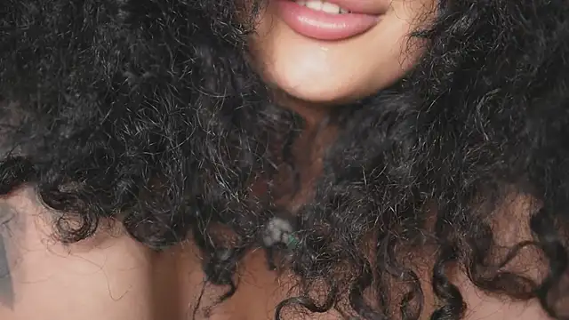 ChloeJoyce webcam