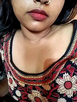 Watch Sexy_Divya__ live on EroticFlix - High definition streams