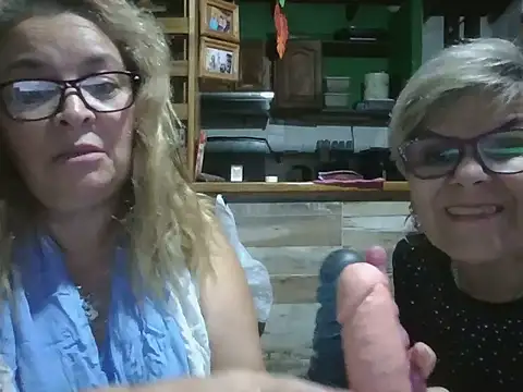 momismilf544 webcam