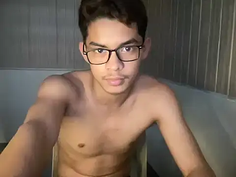 yourhotasian_jhonpol16 webcam