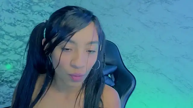 Adarasuri_v webcam