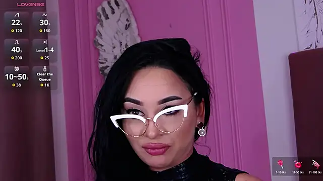 MadyLuxxx webcam
