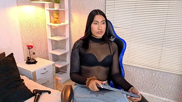 Taly_Fox webcam