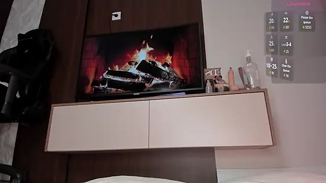 Watch amy_akime live on EroticFlix - High definition streams