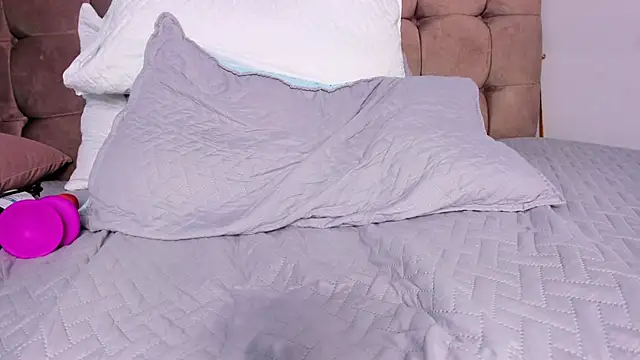 aleja_cute_ webcam