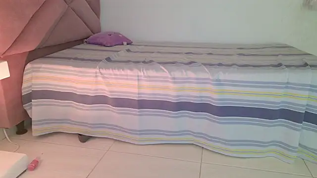 eva_sin18 (F young) - double penetration