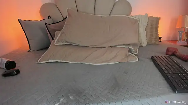 _luuciana_ webcam