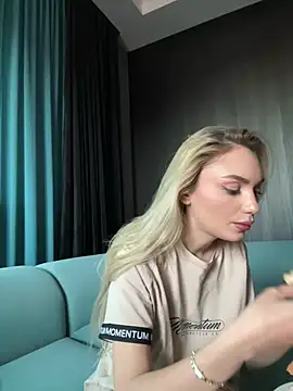 HaleySweet18 webcam