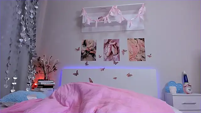 milly_lane - Milly_Lane's free webcam - UK Sex Cams