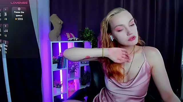 Ida_FaneStain live cam on StripChat