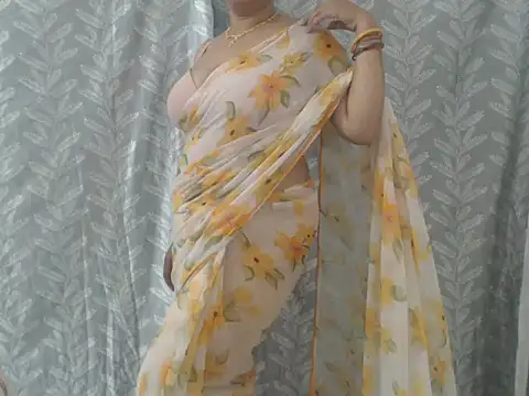 Watch cute-priy live on EroticFlix - High definition streams