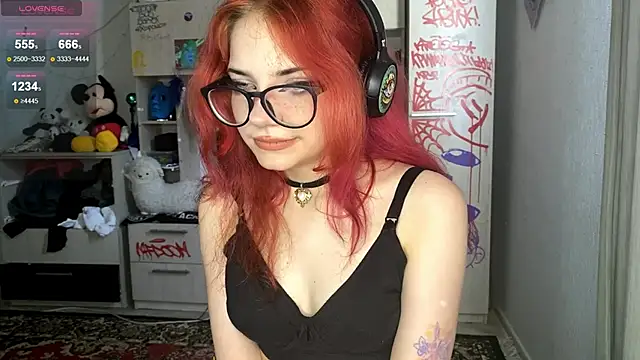 Watch RedHeadCat live on EroticFlix - High definition streams