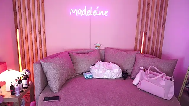 Watch MadeleineSanez live on EroticFlix - High definition streams