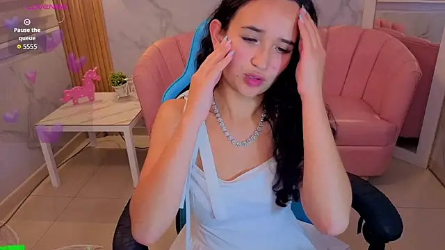 bella_vibess_s webcam