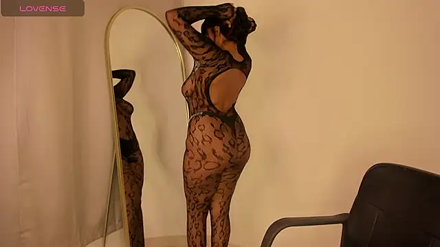 Watch Aishs_bigass live on EroticFlix - High definition streams