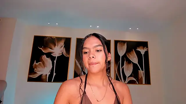 SaphiraJames webcam