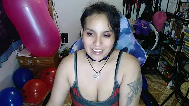 kureiji_hentaii webcam