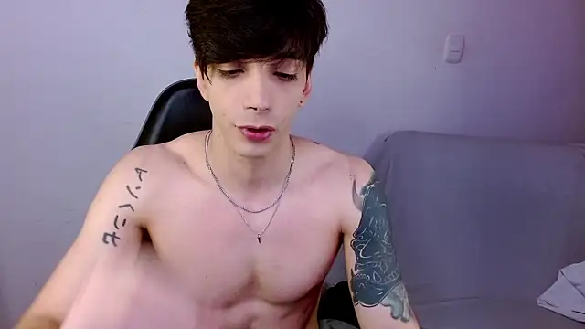H3ll_B0I webcam