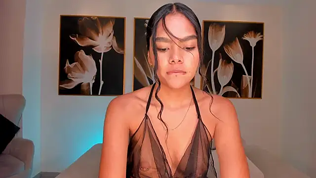 SaphiraJames webcam
