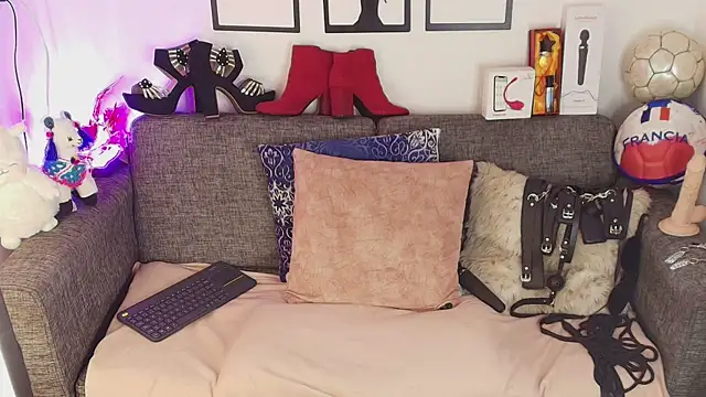 Angelabrowm webcam