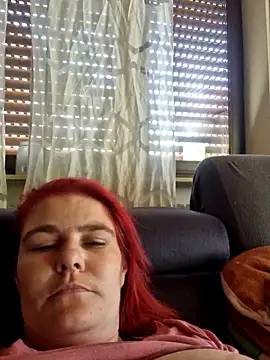 GoldenWifee webcam