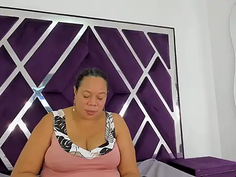 monicaluxe_asm webcam