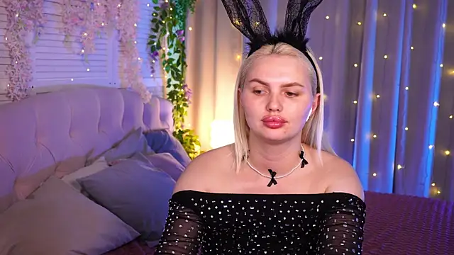 AmeliaWeells webcam