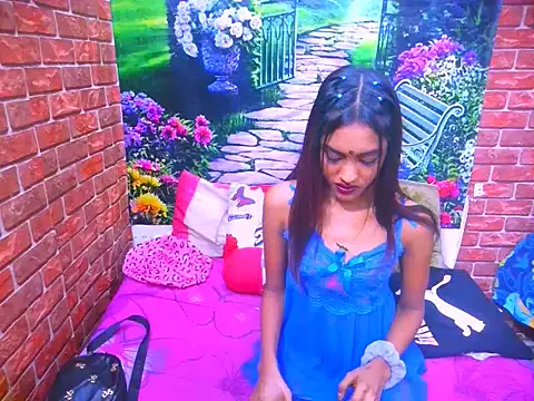 IndianPretty14u2Luv webcam