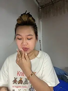 Almira6868 webcam