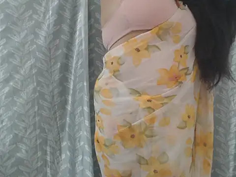 Watch cute-priy live on EroticFlix - High definition streams