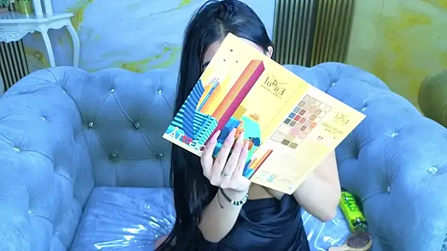 Watch Luisa_1s live on EroticFlix - High definition streams