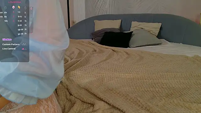 Watch Marie_Diaze live on EroticFlix - High definition streams