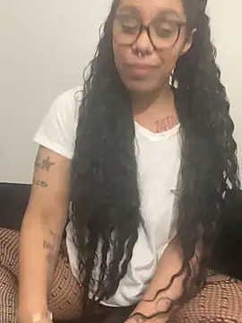 Desirae_Luciano