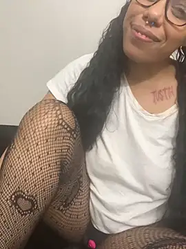 Desirae_Luciano webcam