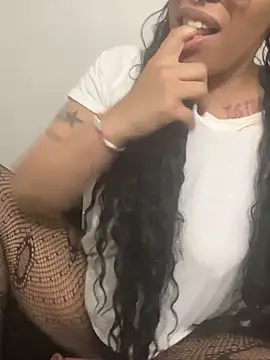 Desirae_Luciano