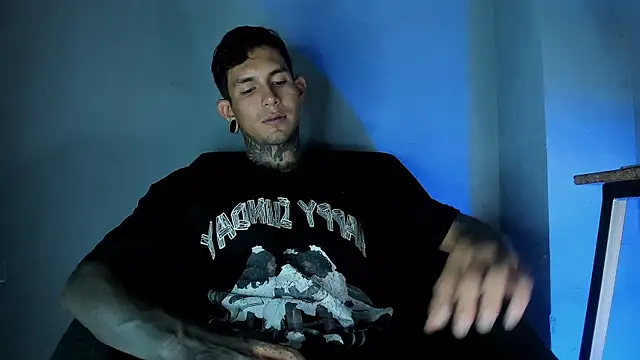 Travisttanner28 webcam