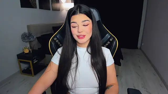 AlluringAriel webcam