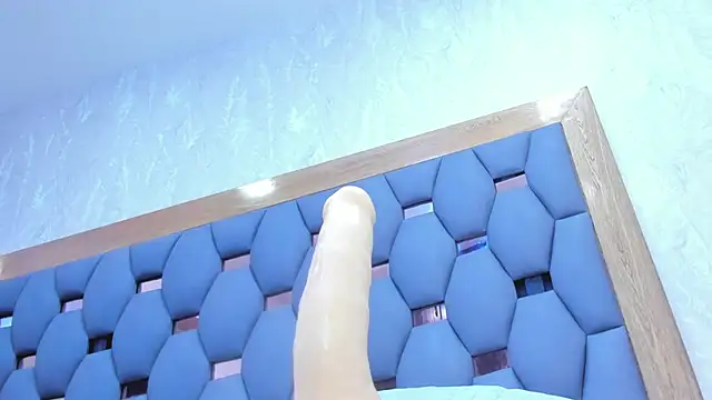 Watch crystal_sm live on EroticFlix - High definition streams