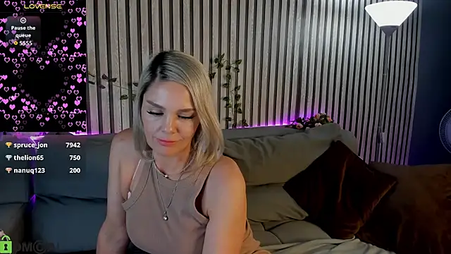Watch Betty_Brock live on EroticFlix - High definition streams