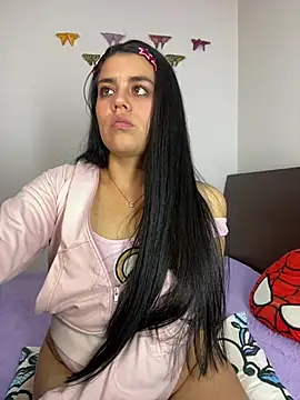 Watch sophyy_white live on EroticFlix - High definition streams