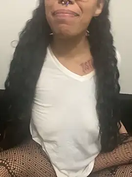 Desirae_Luciano