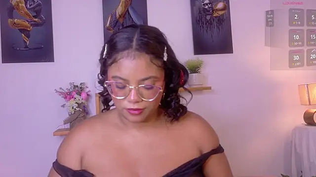 nairagold_ live cam on StripChat
