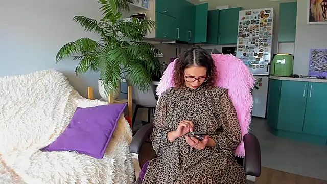Watch ChristinaGlory live on EroticFlix - High definition streams
